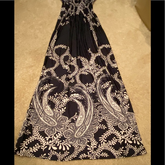 Dress - Picture 3 of 7